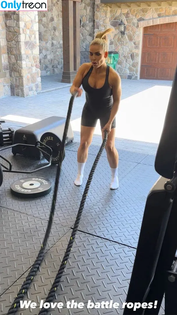 Natalya Neidhart nude photo #0120 (Wwe / jenni-neidhart / natalya_boat)