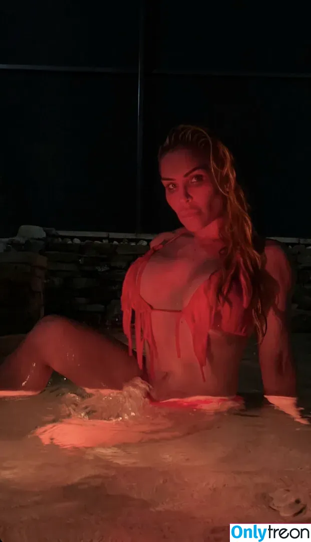 Natalya Neidhart nude photo #0187 (Wwe / jenni-neidhart / natalya_boat)