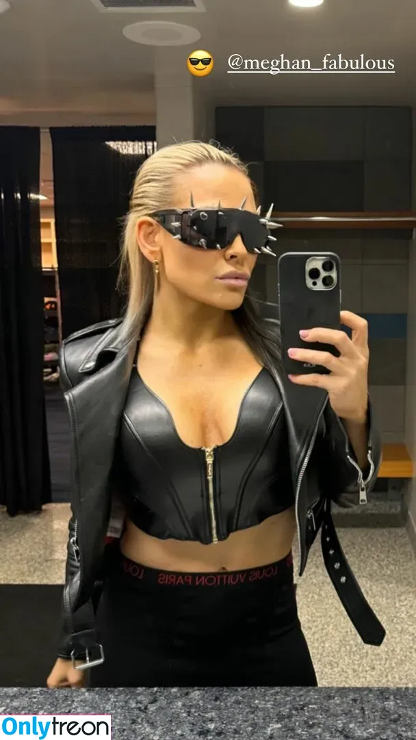 Natalya Neidhart nude photo #0215 (Wwe / jenni-neidhart / natalya_boat)