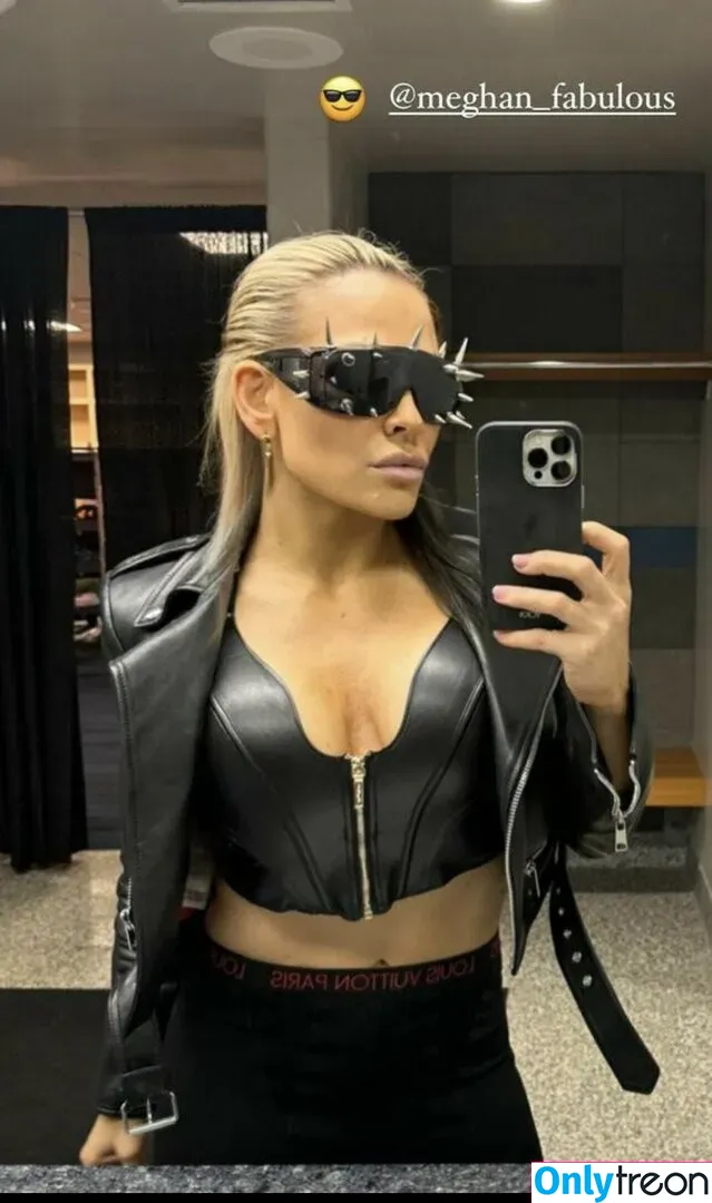 Natalya Neidhart nude photo #0256 (Wwe / jenni-neidhart / natalya_boat)