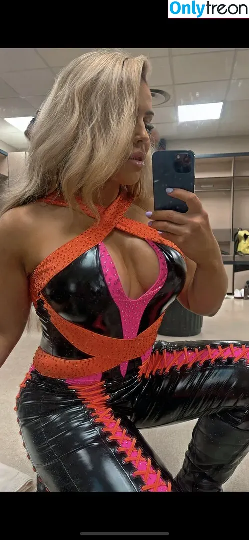 Natalya Neidhart nude photo #0281 (Wwe / jenni-neidhart / natalya_boat)