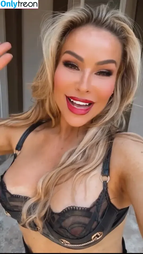 Natalya Neidhart nude photo #0459 (Wwe / jenni-neidhart / natalya_boat)