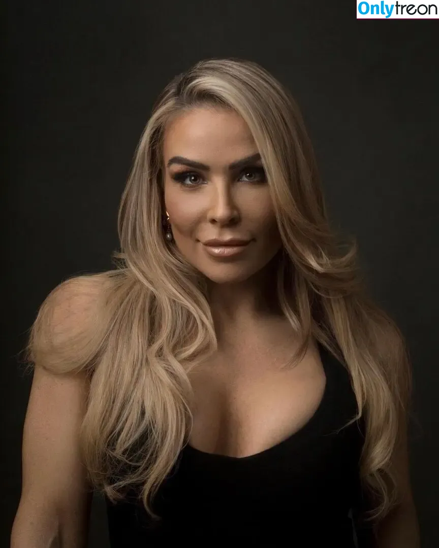 Natalya Neidhart nude photo #0530 (Wwe / jenni-neidhart / natalya_boat)