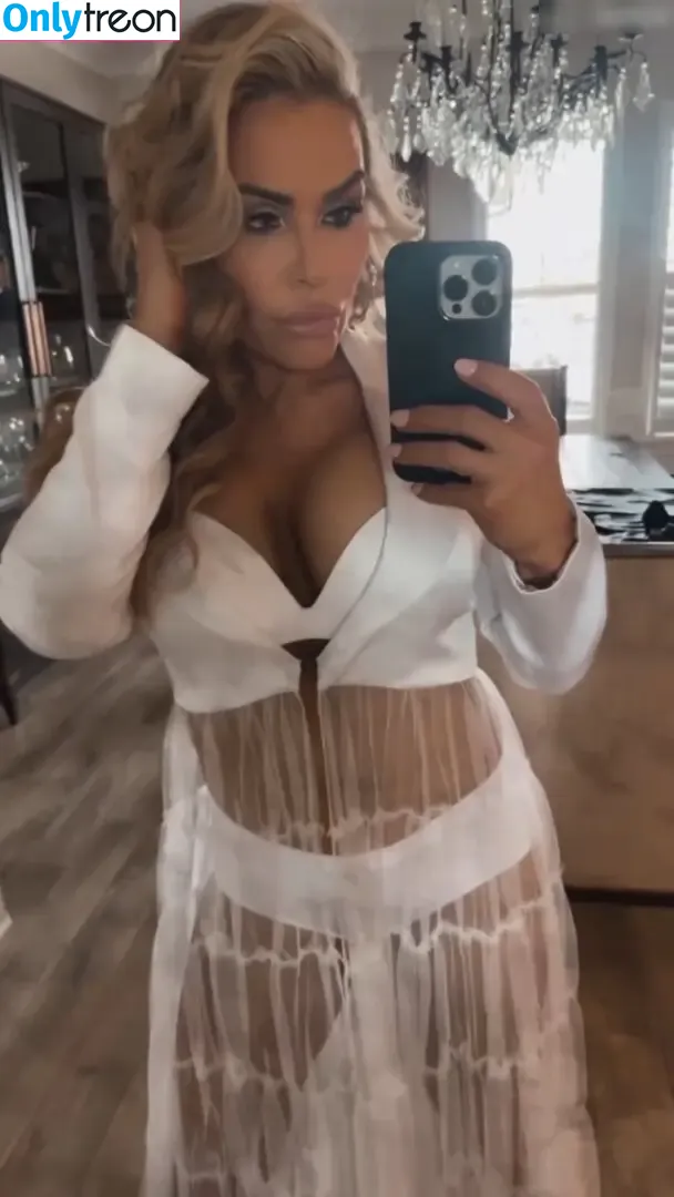 Natalya Neidhart nude photo #0532 (Wwe / jenni-neidhart / natalya_boat)