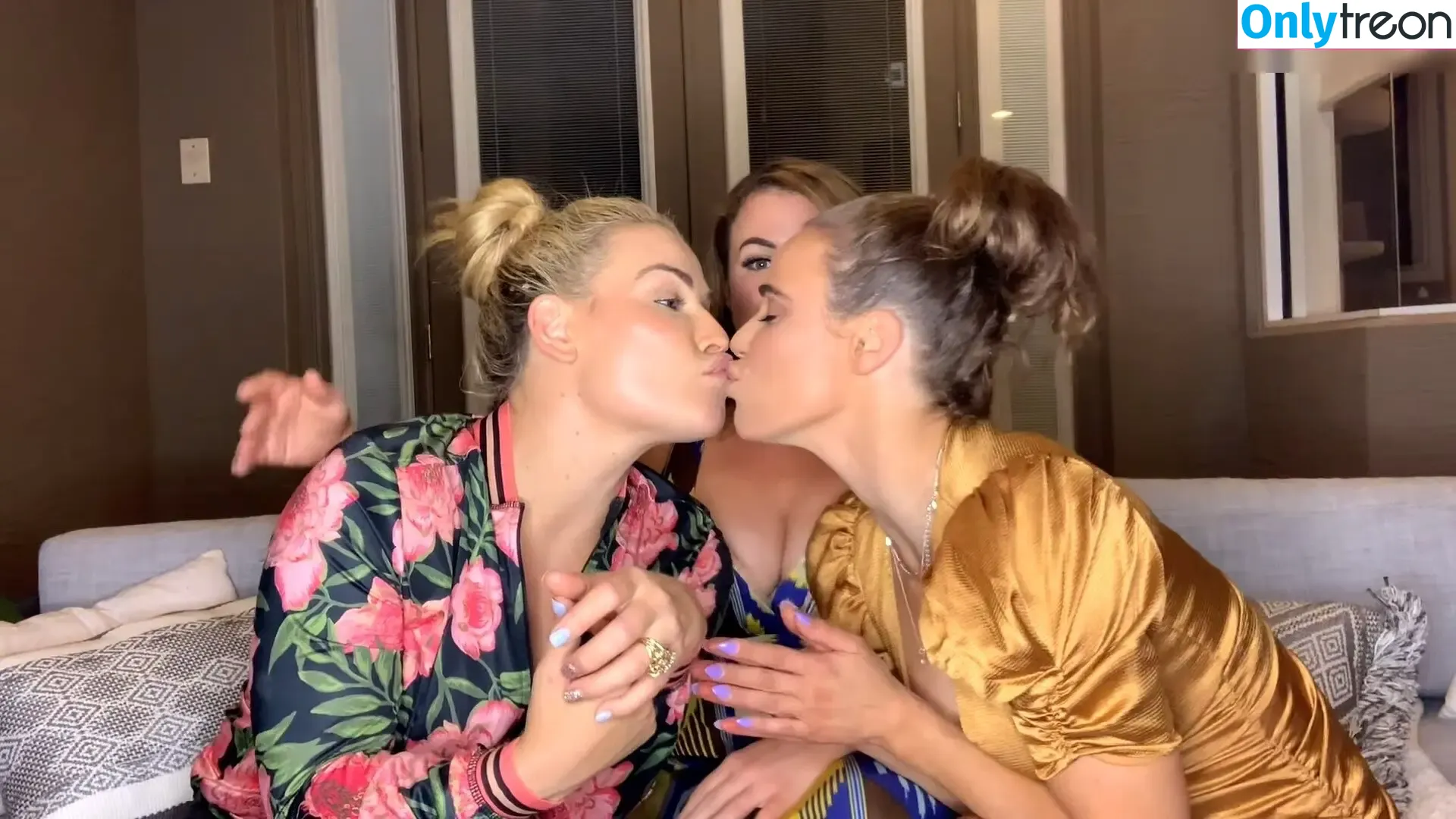 Natalya Neidhart nude photo #0534 (Wwe / jenni-neidhart / natalya_boat)