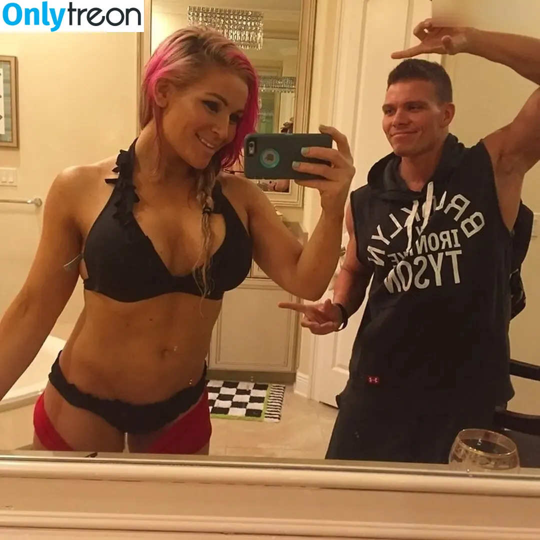 Natalya Neidhart nude photo #0590 (Wwe / jenni-neidhart / natalya_boat)