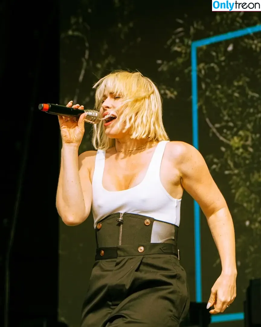 Natasha Bedingfield nude photo #0033 (natashabedingfield)
