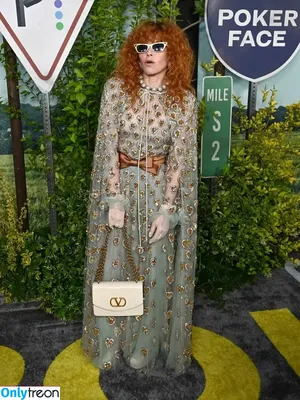 Natasha Lyonne / nlyonne nude photo #0078