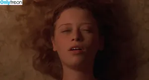 Natasha Lyonne / nlyonne nude photo #0146
