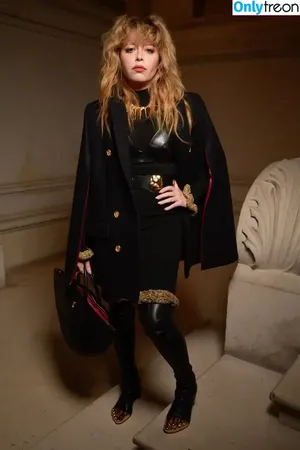 Natasha Lyonne / nlyonne nude photo #0170