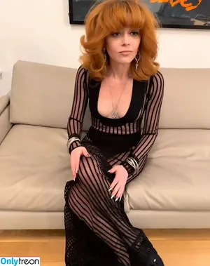 Natasha Lyonne / nlyonne nude photo #0184