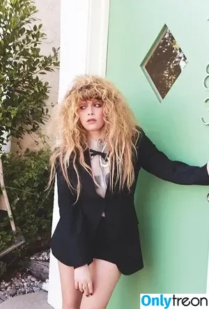 Natasha Lyonne / nlyonne nude photo #0193