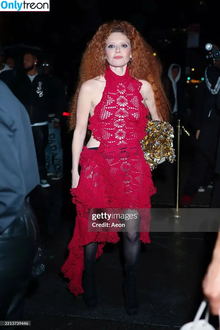 Natasha Lyonne nude photo #0086 (nlyonne)