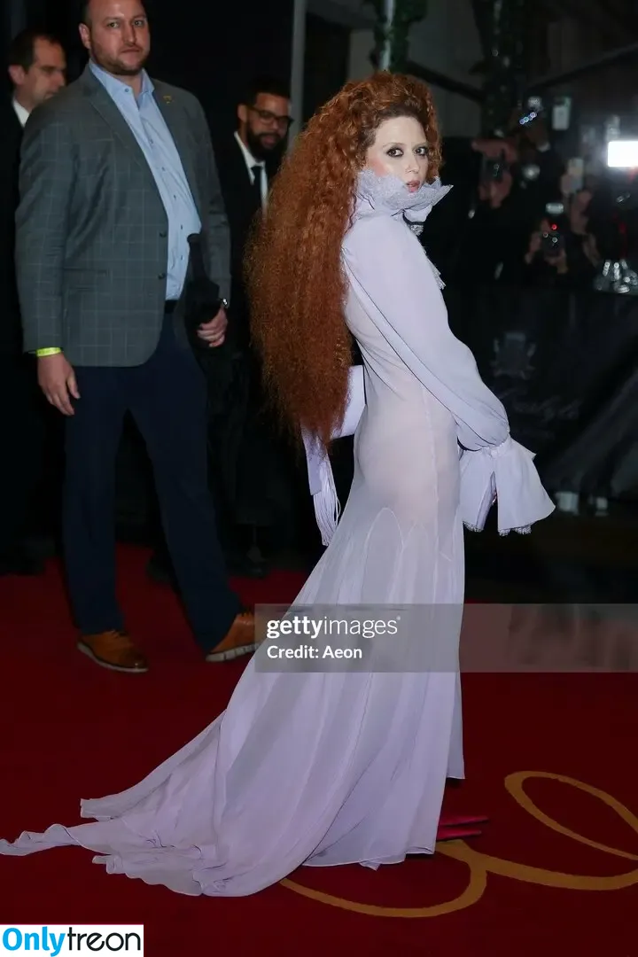 Natasha Lyonne nude photo #0098 (nlyonne)