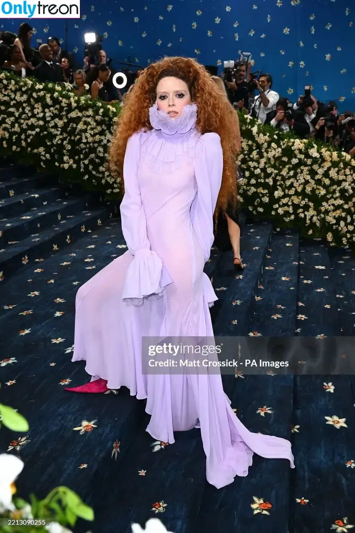 Natasha Lyonne nude photo #0100 (nlyonne)