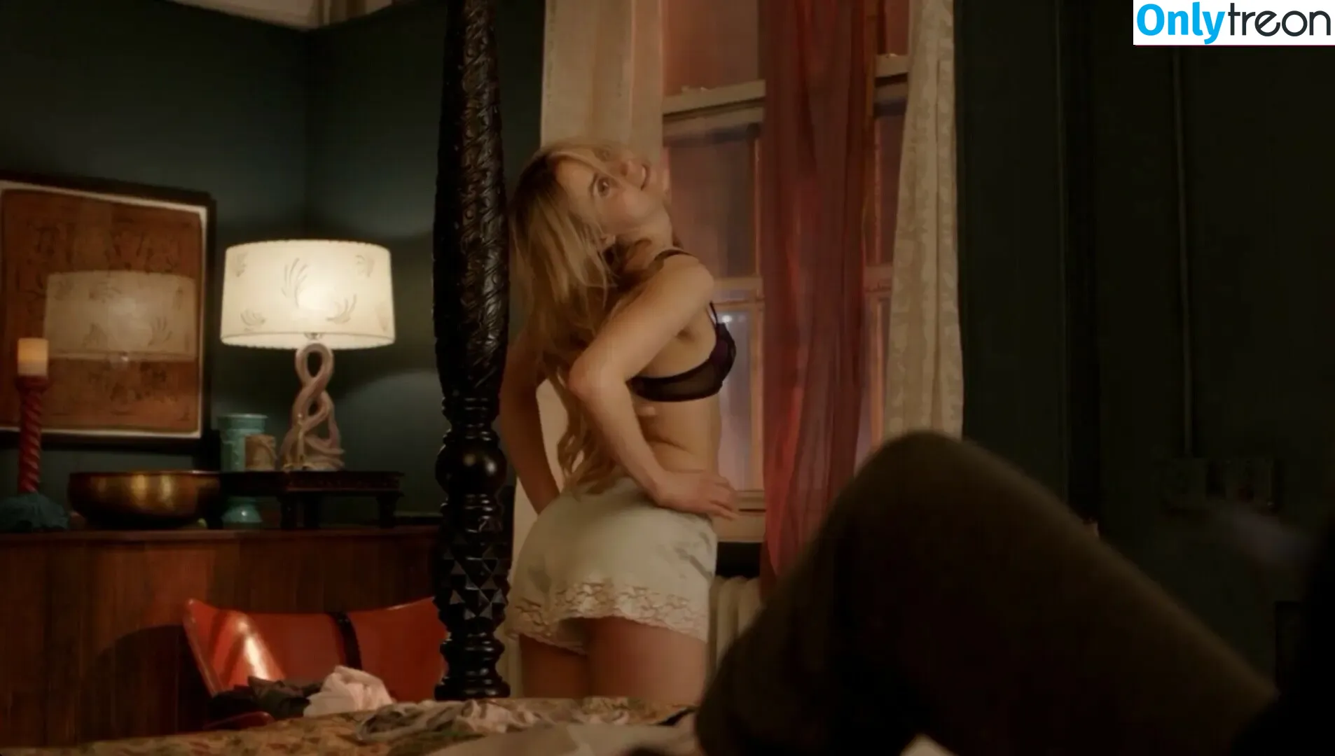 Natasha Lyonne nude photo #0103 (nlyonne)