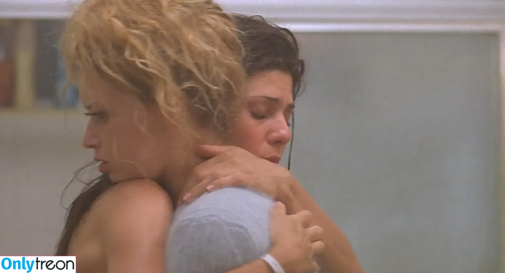 Natasha Lyonne nude photo #0118 (nlyonne)