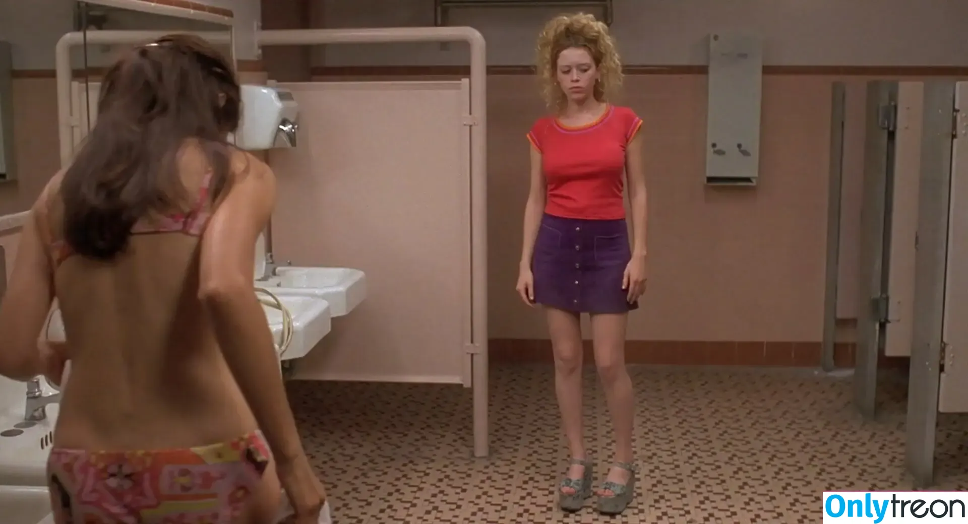 Natasha Lyonne nude photo #0132 (nlyonne)