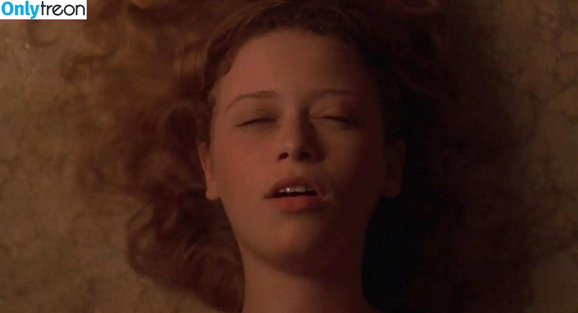 Natasha Lyonne nude photo #0146 (nlyonne)