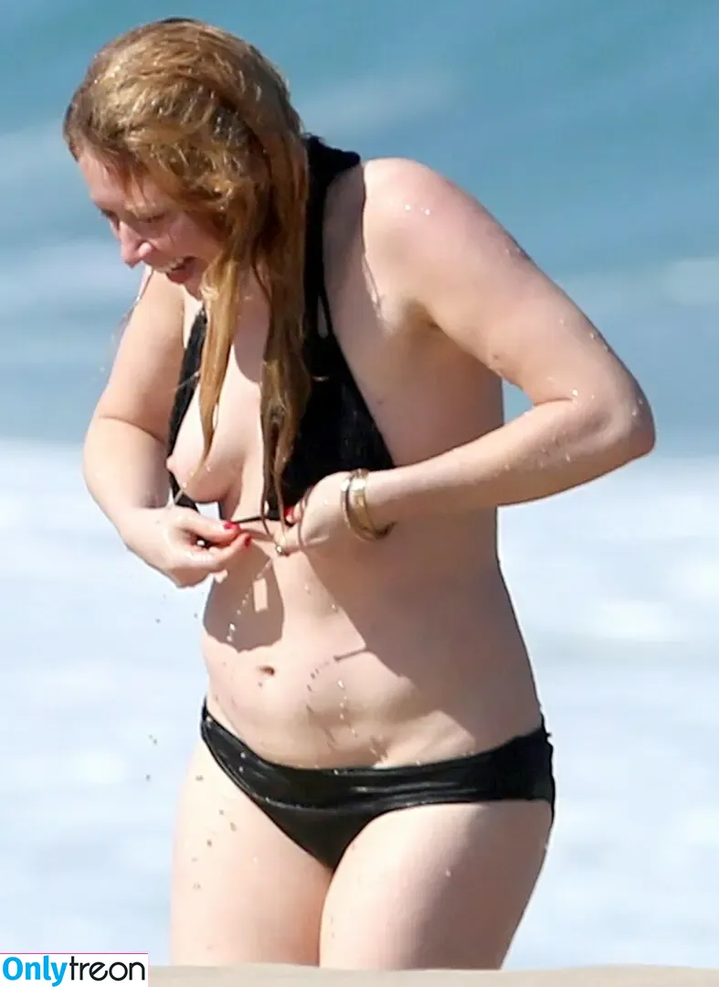 Natasha Lyonne nude photo #0149 (nlyonne)