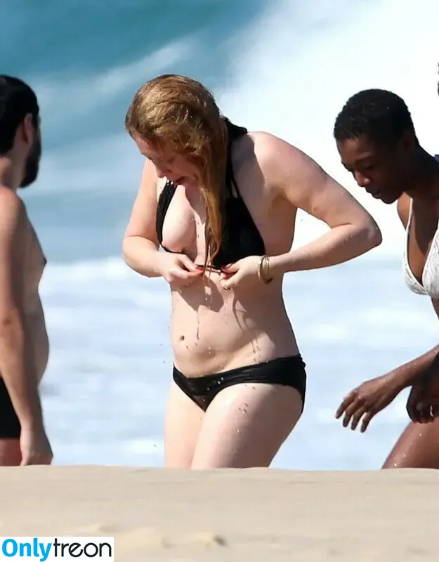 Natasha Lyonne nude photo #0159 (nlyonne)