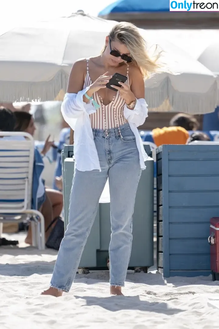 Natasha Oakley nude photo #0867 (tashoakley)