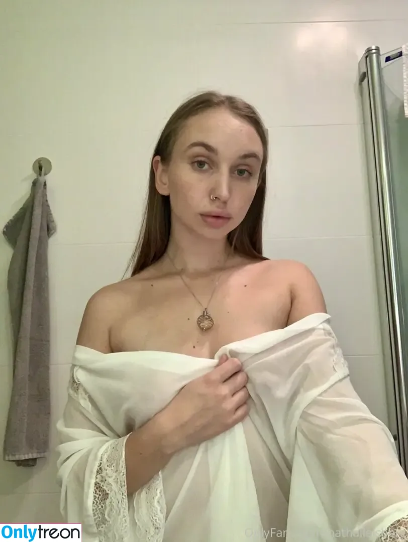 nathalieisberg nude photo #0023 (nathalieisbeerg)