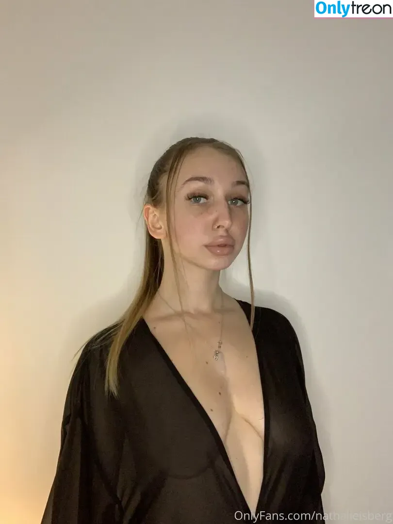 nathalieisberg nude photo #0037 (nathalieisbeerg)