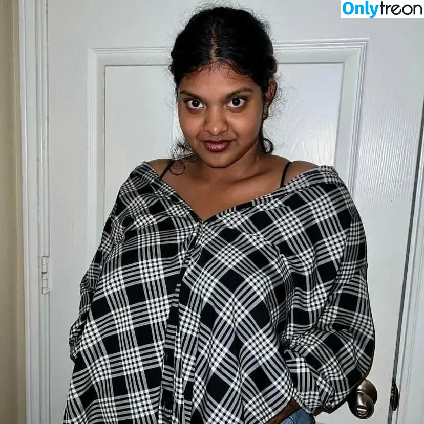 Naush_10 nude photo #0003 (hot_reel99 / misshuntter53)