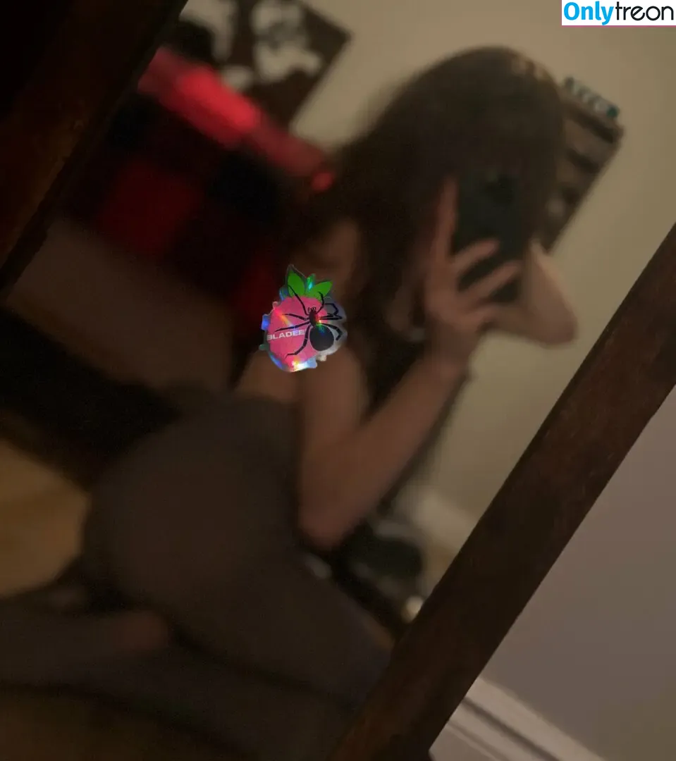 nayruforest nude photo #0008 (dawgist / sleepsop / uxiedust)