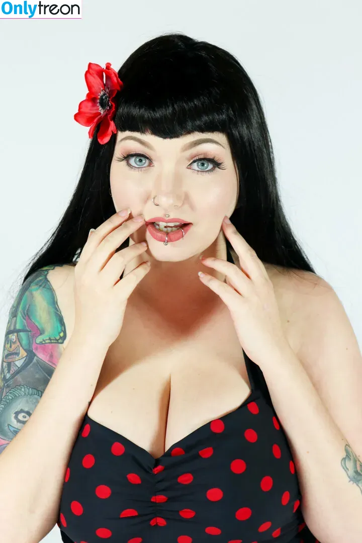nayrusuicide nude photo #0102 (nayru_cosplay)