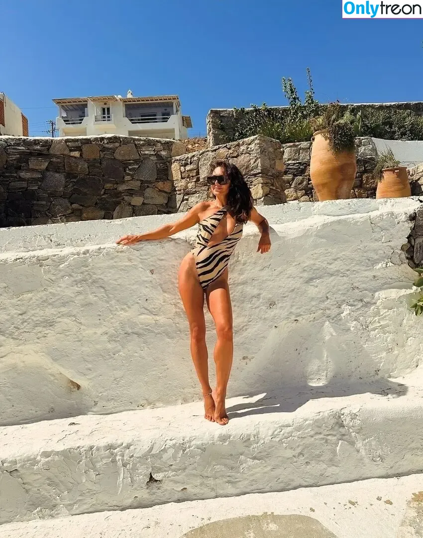 Nazan Eckes nude photo #0500 (nazaneckes)