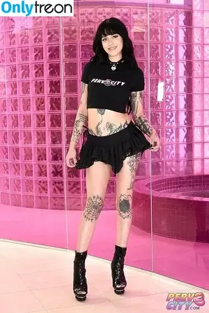 Ne0nprincess / Aurora / _nek0princess / ne0nprincessx / petiteeprincess nude photo #0079