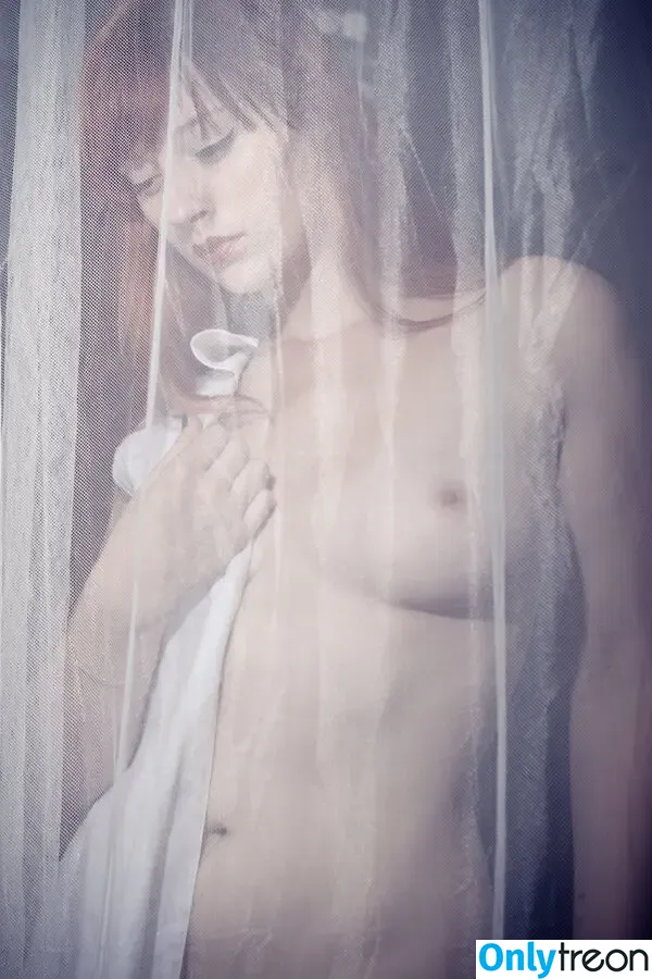 Necianavine nude photo #0001 (Necianavine)