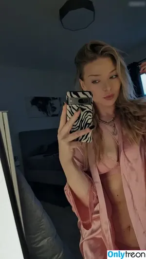 neeviliciouz / neevi / neevi_twitch / neevilicious nude photo #0525