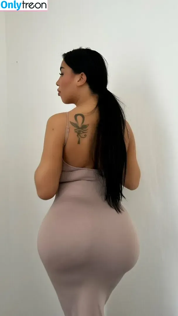 Nefeets nude photo #0001 (lyinna7 / nefeeparis)
