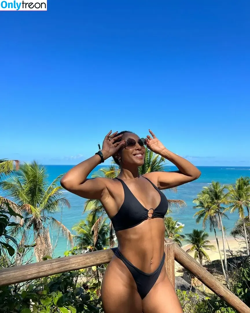 Negra Li nude photo #0053 (heidi_lee_bocanegra / negrali)