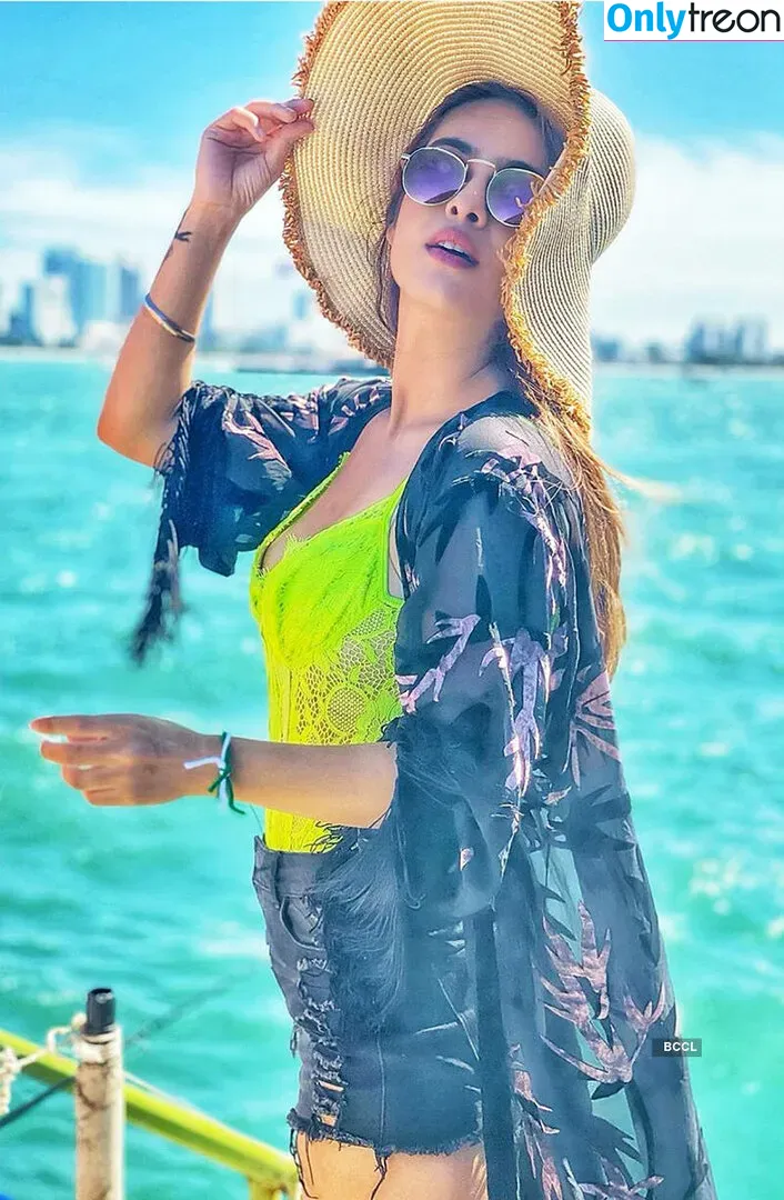 Neha Malik nude photo #0079 (Nehamalik335)