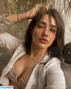 Neha Sharma / nehasharmaofficial nude photo #0081