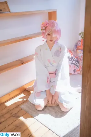 nekokoyoshi / kumicho_cat / 喵小吉 / 爆机少女 喵小吉 nude photo #2363