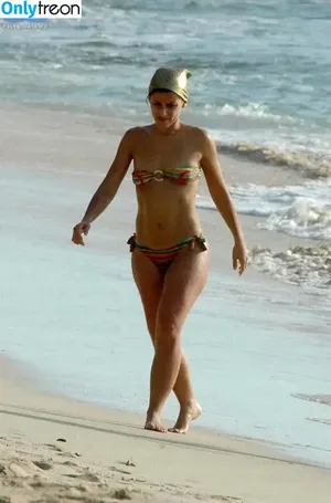 Nelly Furtado / nellyfurtado nude photo #0581