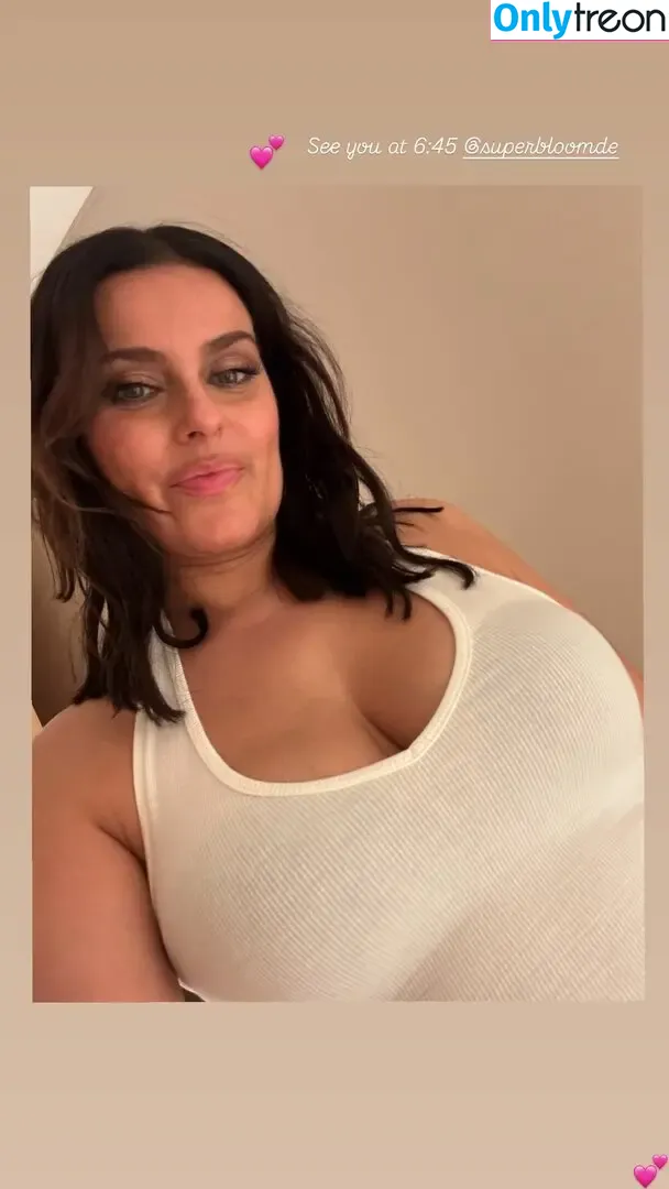 Nelly Furtado nude photo #0666 (juicyunknown / nellyfurtado)