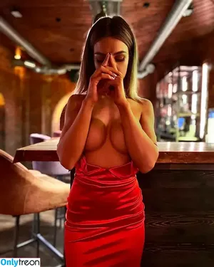 Nenudistka nude photo #0007