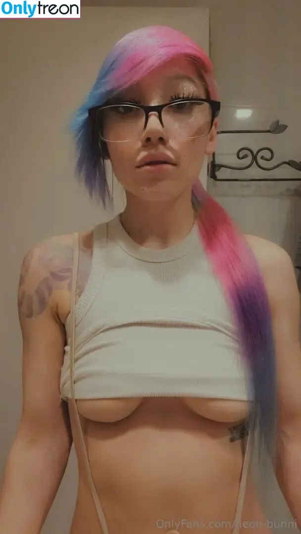 neon-bunni nude photo #0118 (neon-bunni)