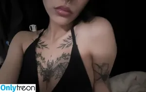  nude photo #0002