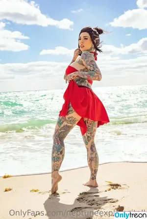 neptuneexplainsitall / neptunehomeofficial / urwaifuneptune nude photo #0235