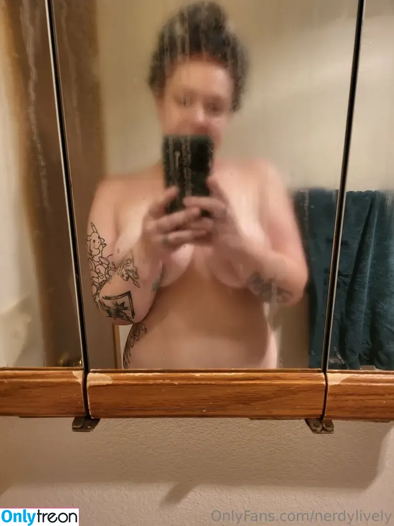 nerdylively nude photo #0001 (nerdylivelyart)