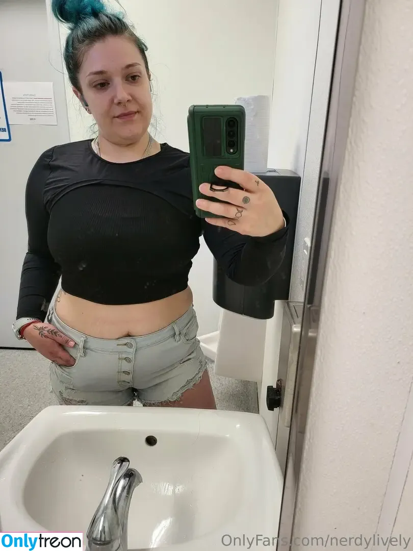 nerdylively nude photo #0003 (nerdylivelyart)