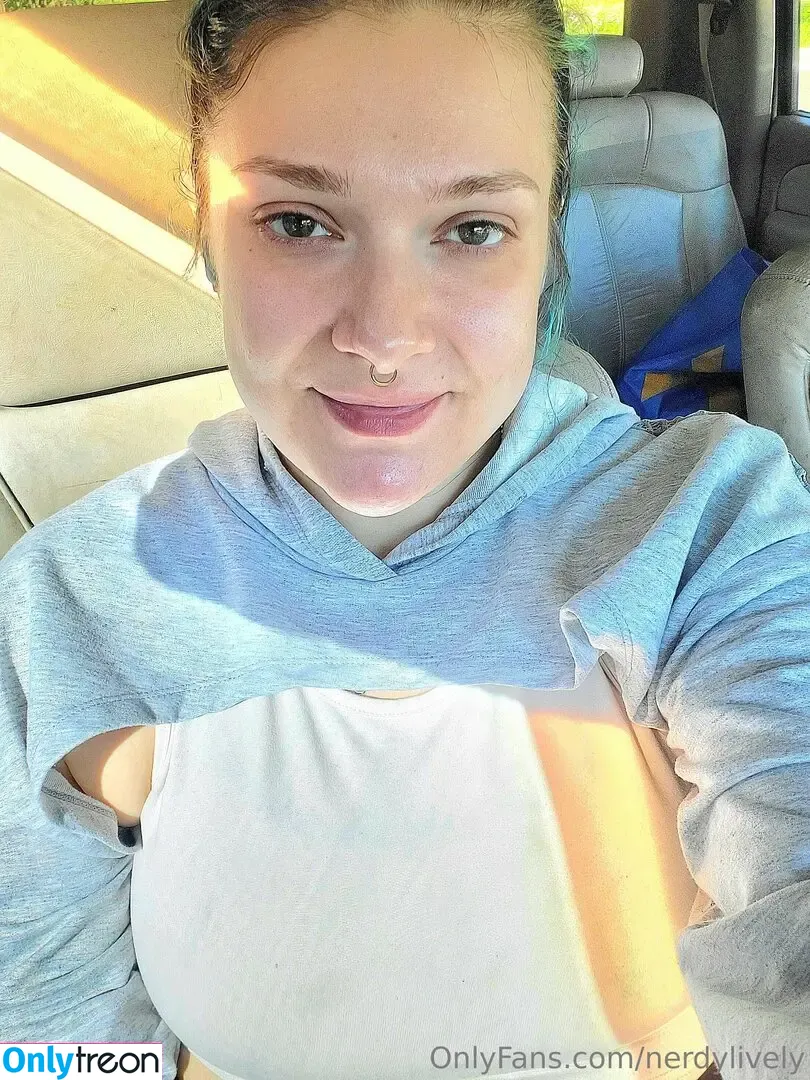 nerdylively nude photo #0005 (nerdylivelyart)