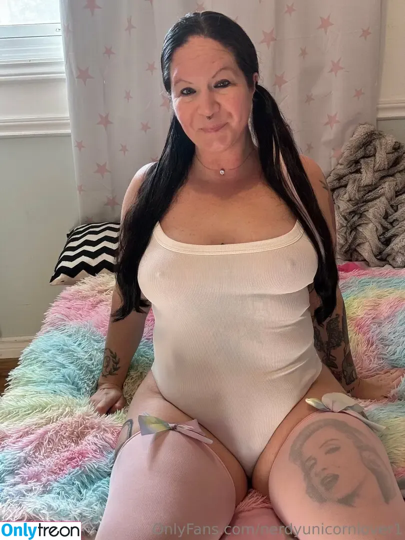 nerdyunicornlover1 nude photo #0025 (sweetigir1)
